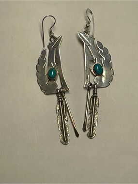 Native American Sterling silver 925 earrings, Native American wolf feathers, 3”